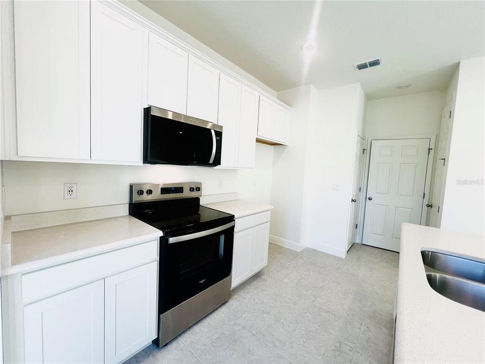 For Sale: $319,990 (3 beds, 2 baths, 1446 Square Feet)