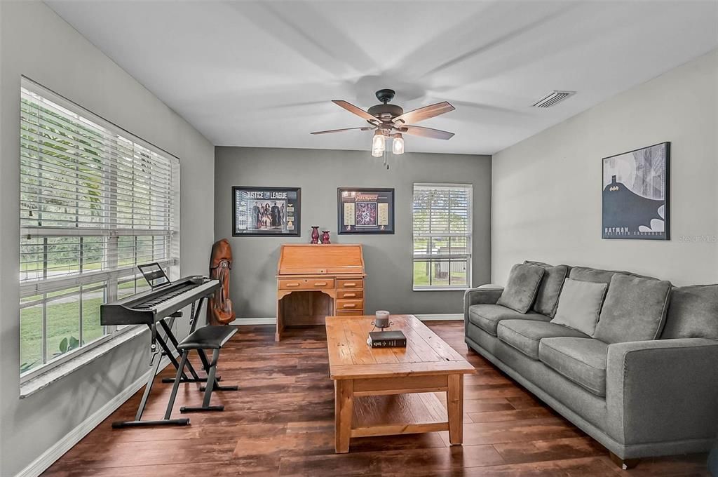 Active With Contract: $369,000 (4 beds, 2 baths, 2096 Square Feet)