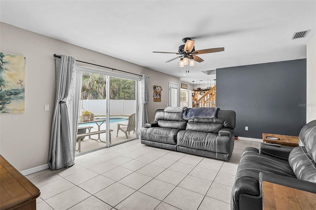 Active With Contract: $369,000 (4 beds, 2 baths, 2096 Square Feet)