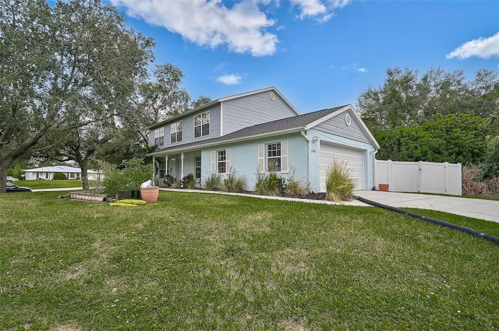 Active With Contract: $369,000 (4 beds, 2 baths, 2096 Square Feet)