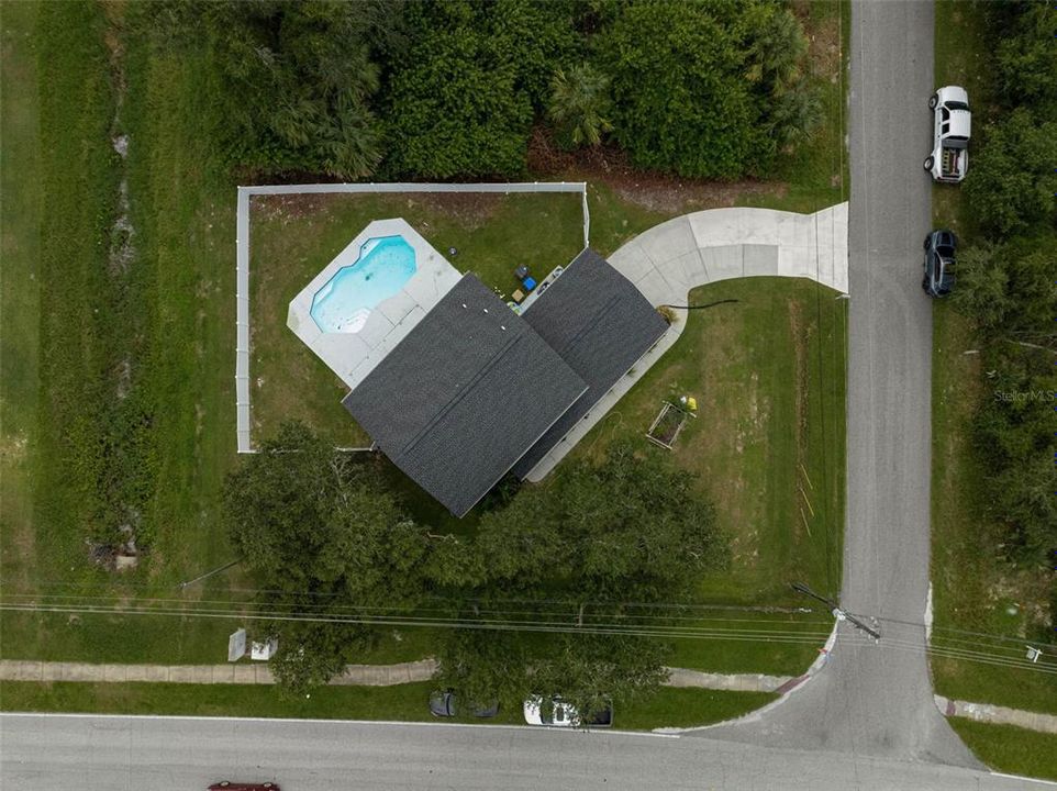 Active With Contract: $369,000 (4 beds, 2 baths, 2096 Square Feet)