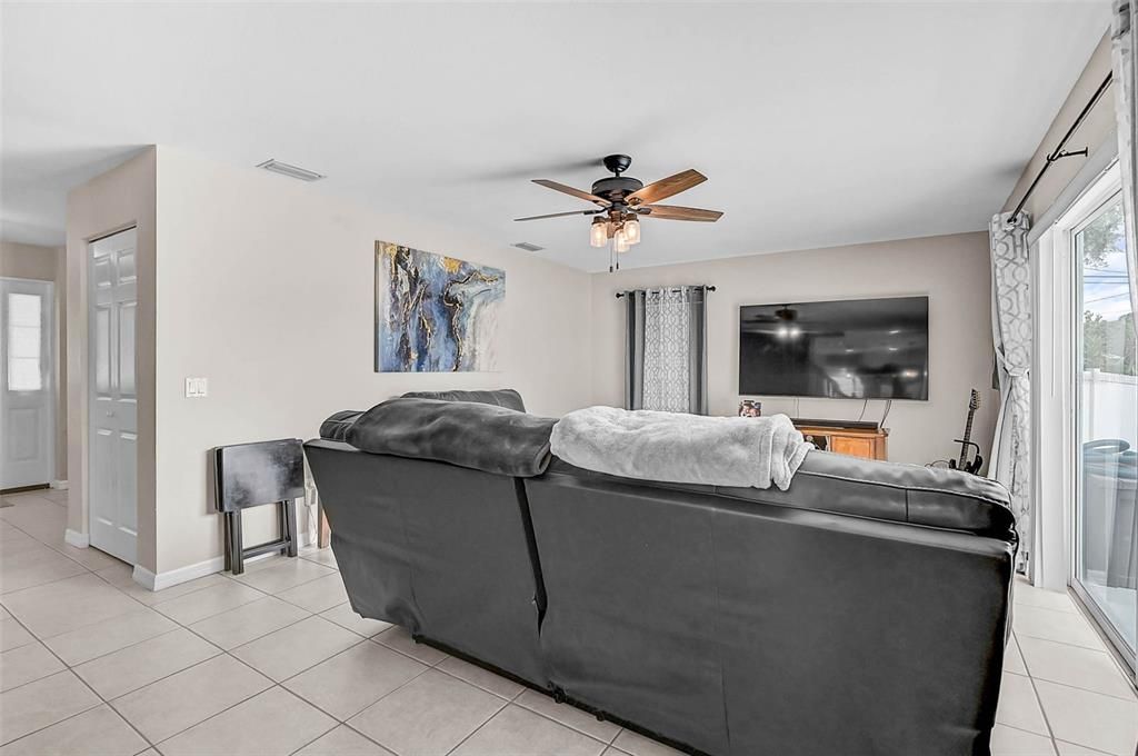 Active With Contract: $369,000 (4 beds, 2 baths, 2096 Square Feet)