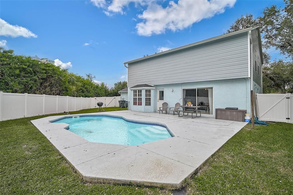 Active With Contract: $369,000 (4 beds, 2 baths, 2096 Square Feet)