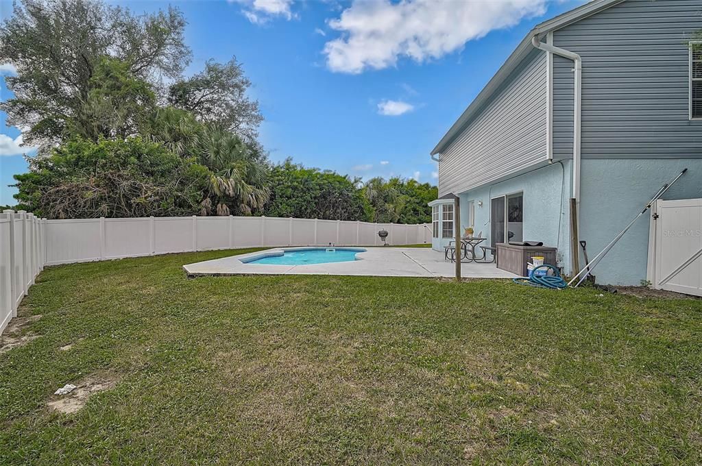 Active With Contract: $369,000 (4 beds, 2 baths, 2096 Square Feet)