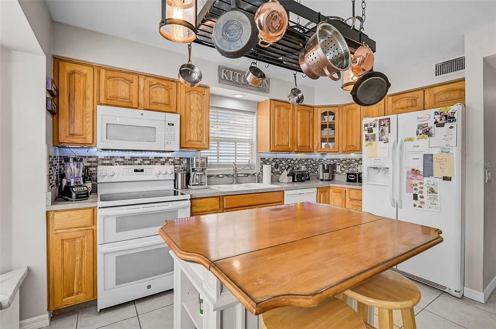 Active With Contract: $369,000 (4 beds, 2 baths, 2096 Square Feet)