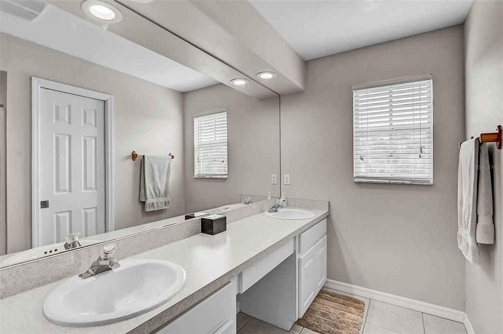 Active With Contract: $369,000 (4 beds, 2 baths, 2096 Square Feet)