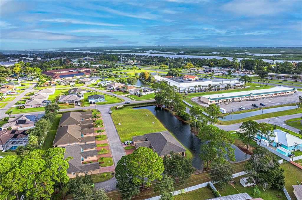 合同活跃: $209,900 (2 贝兹, 2 浴室, 1055 平方英尺)