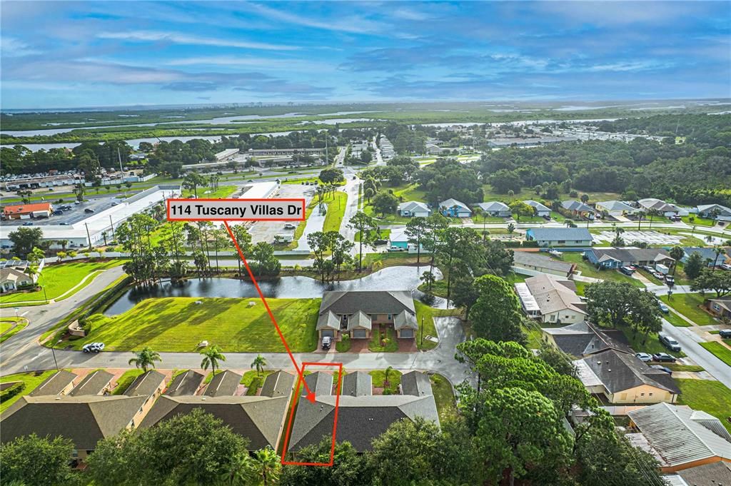 合同活跃: $209,900 (2 贝兹, 2 浴室, 1055 平方英尺)