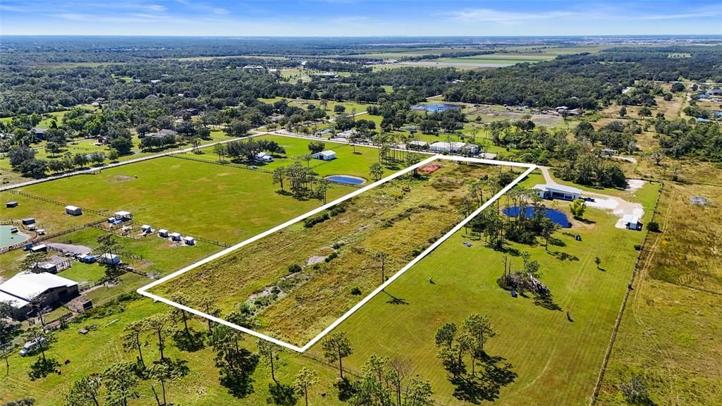 En Venta: $445,000 (5.00 acres)