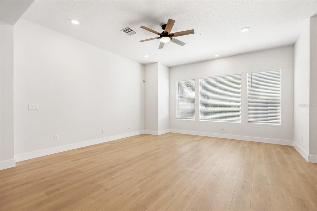 For Rent: $3,650 (3 beds, 3 baths, 1925 Square Feet)