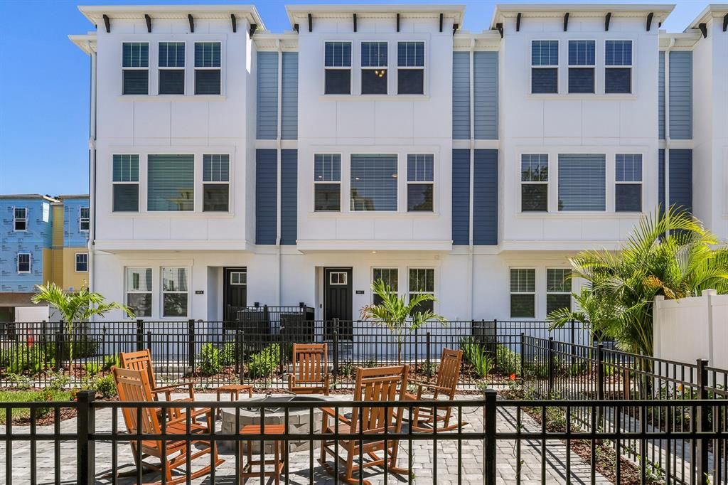 For Rent: $3,650 (3 beds, 3 baths, 1925 Square Feet)