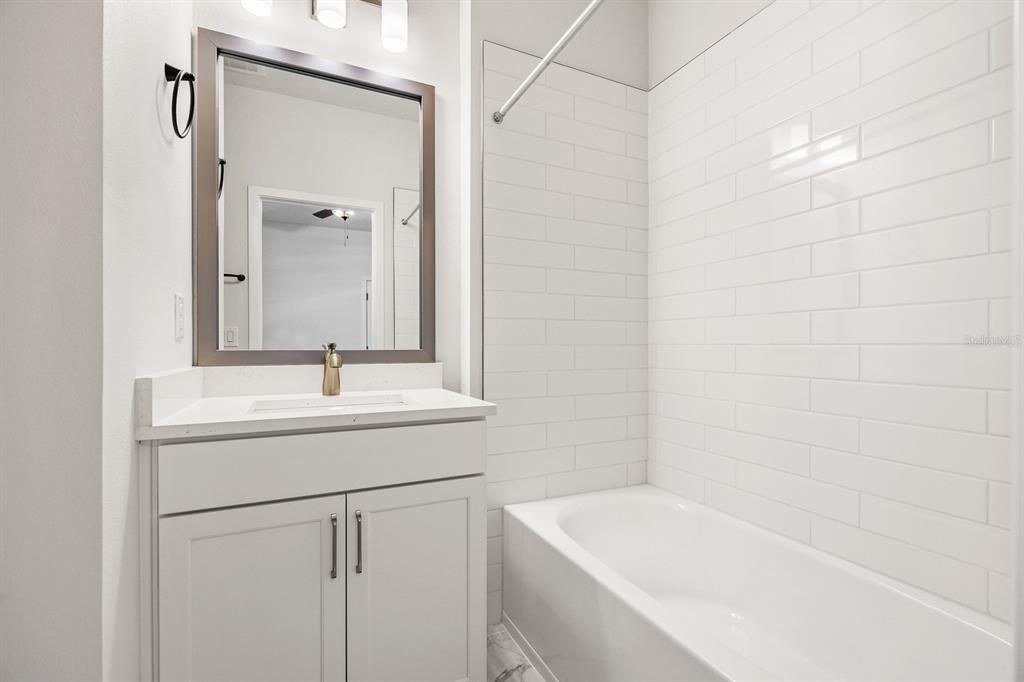 For Rent: $3,650 (3 beds, 3 baths, 1925 Square Feet)