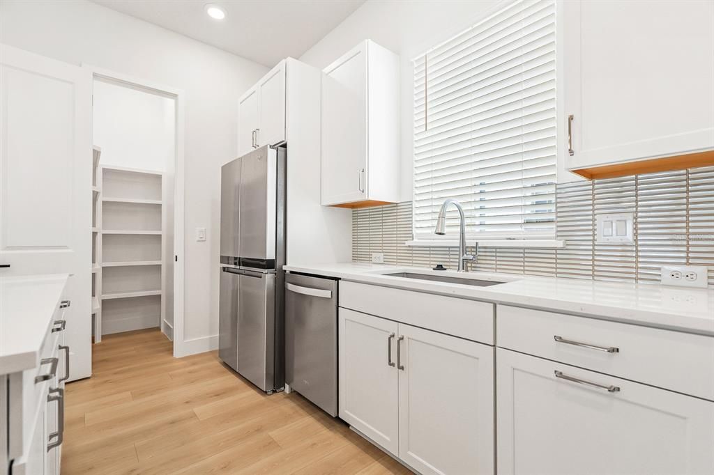 For Rent: $3,650 (3 beds, 3 baths, 1925 Square Feet)