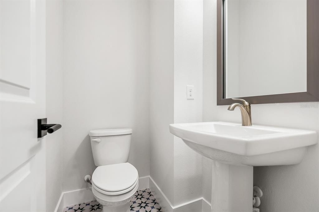 For Rent: $3,650 (3 beds, 3 baths, 1925 Square Feet)