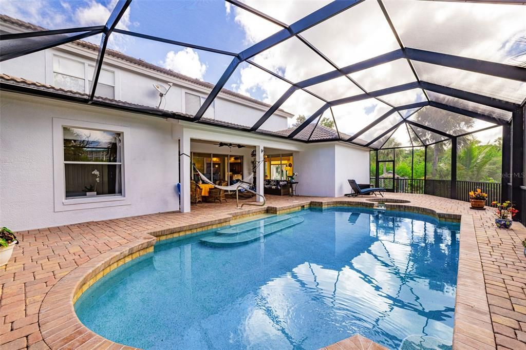 На продажу: $1,499,000 (5 спален, 3 ванн, 4697 Квадратных фут)