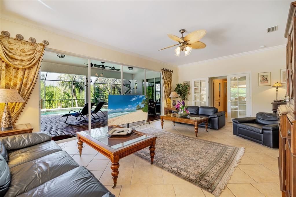 На продажу: $1,499,000 (5 спален, 3 ванн, 4697 Квадратных фут)