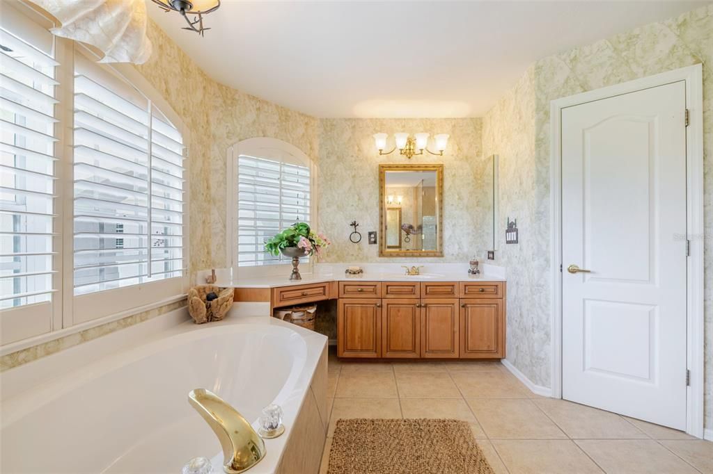 На продажу: $1,499,000 (5 спален, 3 ванн, 4697 Квадратных фут)