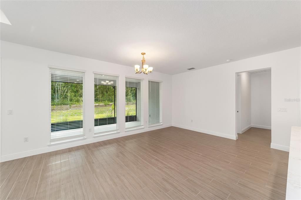 待售: $459,000 (2 贝兹, 2 浴室, 2493 平方英尺)