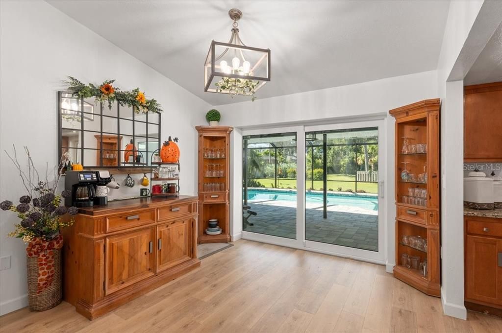 На продажу: $749,999 (4 спален, 3 ванн, 2597 Квадратных фут)