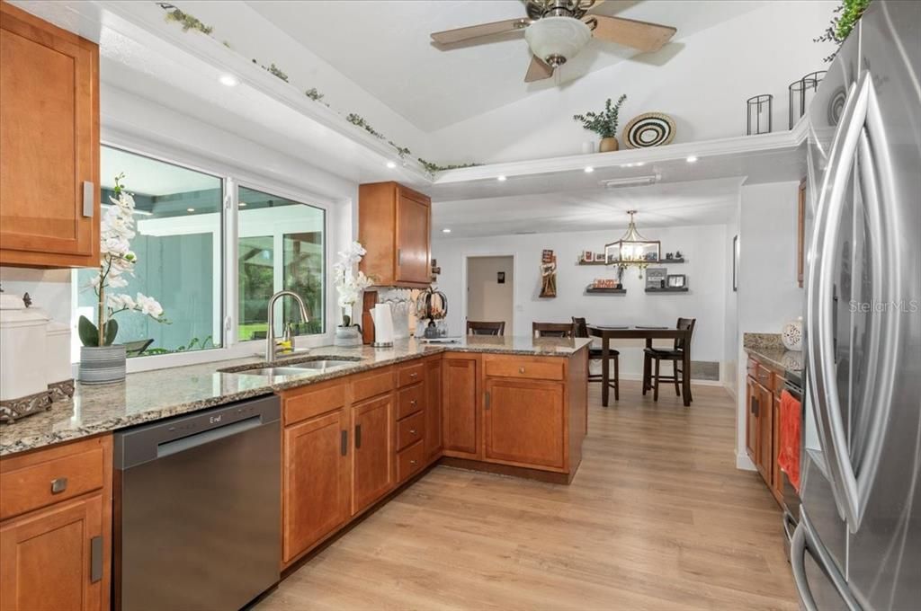 На продажу: $749,999 (4 спален, 3 ванн, 2597 Квадратных фут)