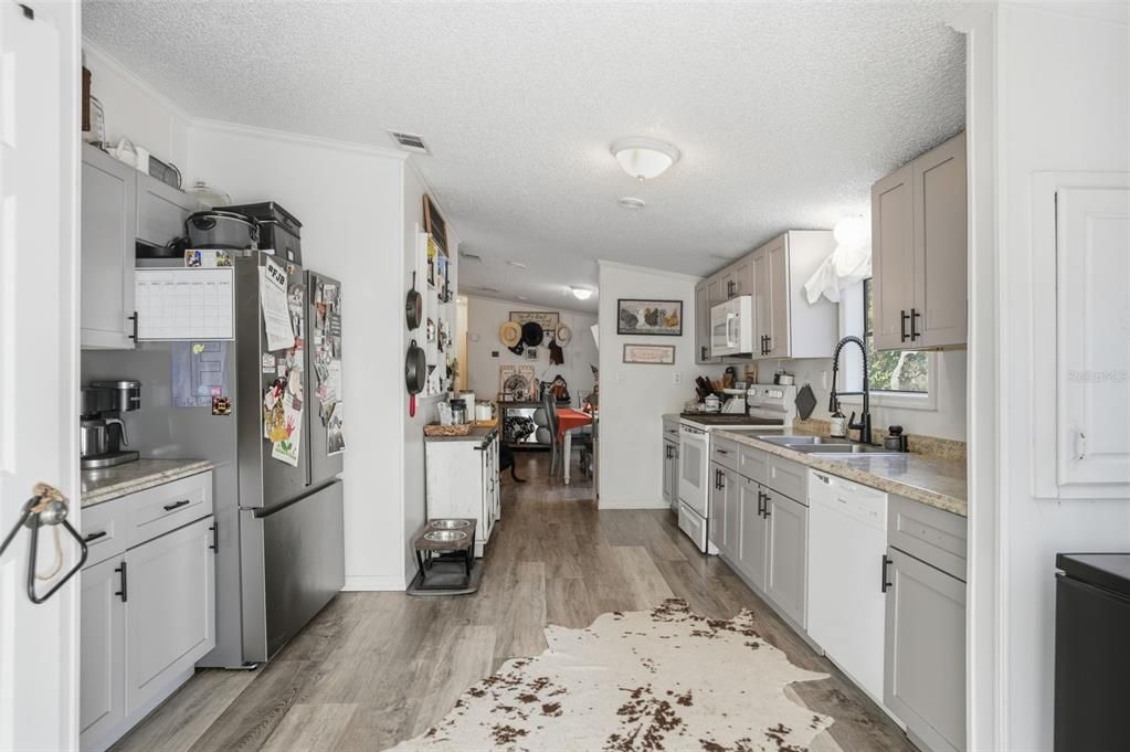 For Sale: $376,000 (3 beds, 2 baths, 1458 Square Feet)