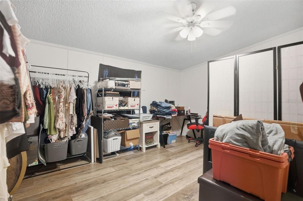 For Sale: $376,000 (3 beds, 2 baths, 1458 Square Feet)