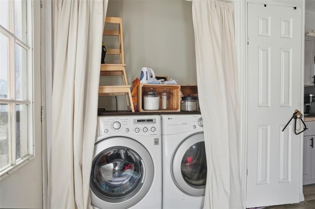 For Sale: $376,000 (3 beds, 2 baths, 1458 Square Feet)