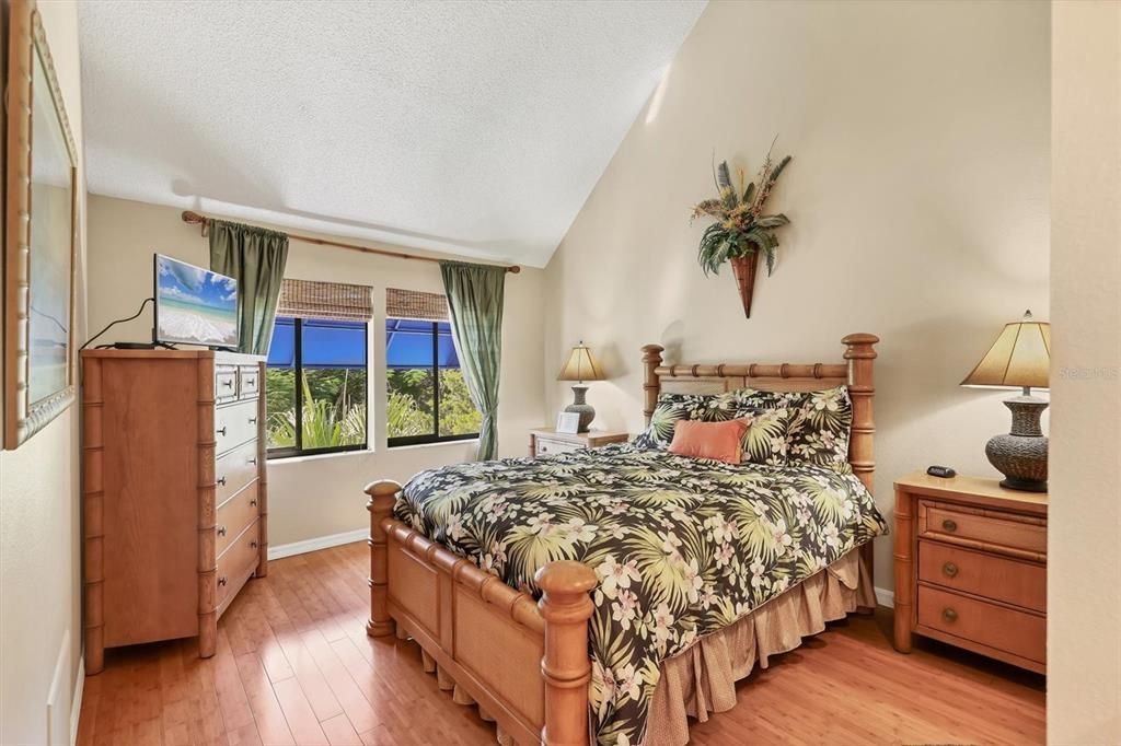 待售: $620,000 (2 贝兹, 2 浴室, 1590 平方英尺)