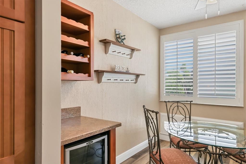 待售: $620,000 (2 贝兹, 2 浴室, 1590 平方英尺)