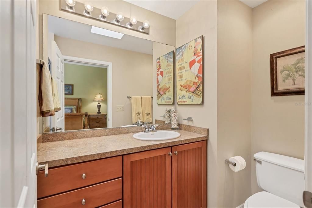 待售: $620,000 (2 贝兹, 2 浴室, 1590 平方英尺)