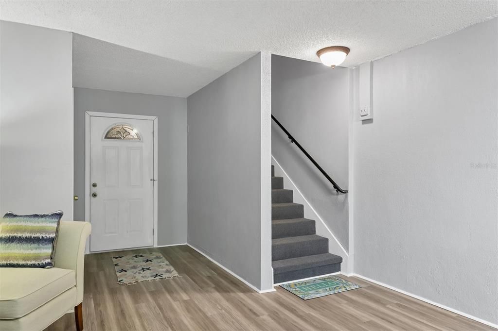 待售: $620,000 (2 贝兹, 2 浴室, 1590 平方英尺)