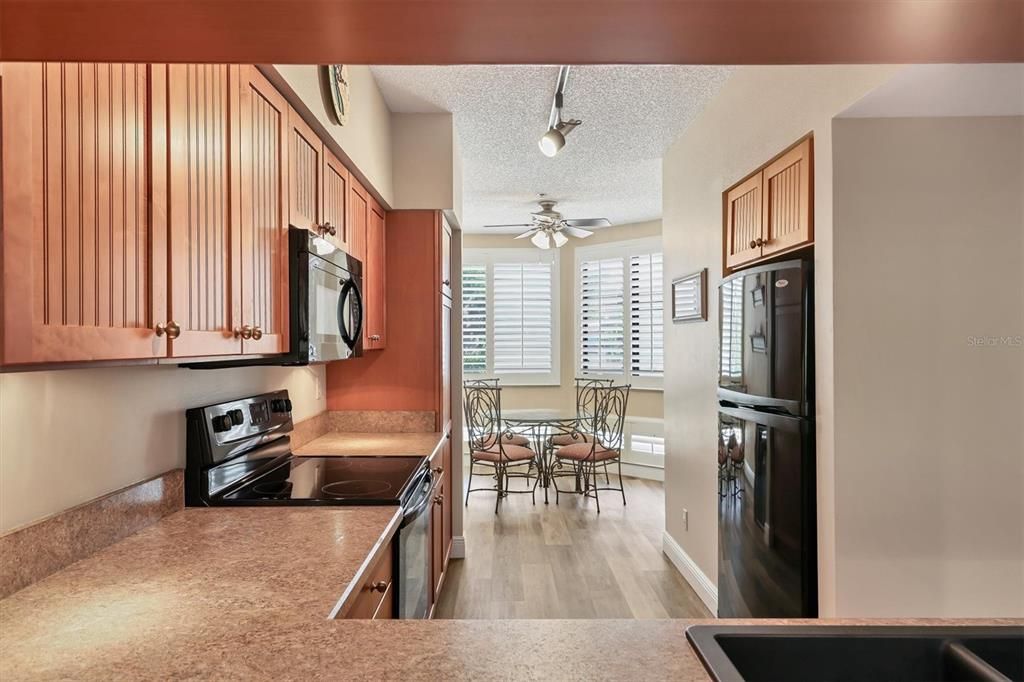 待售: $620,000 (2 贝兹, 2 浴室, 1590 平方英尺)