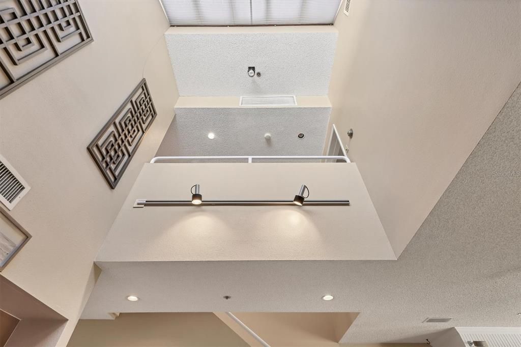 待售: $620,000 (2 贝兹, 2 浴室, 1590 平方英尺)