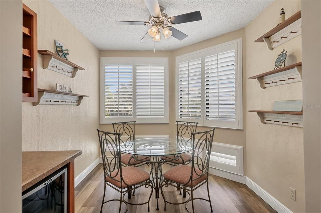 待售: $620,000 (2 贝兹, 2 浴室, 1590 平方英尺)