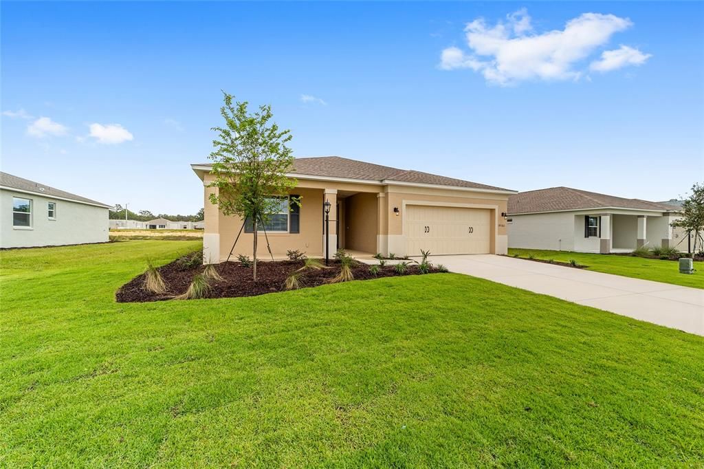 Active With Contract: $355,000 (3 beds, 2 baths, 1967 Square Feet)