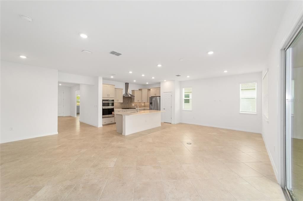 Active With Contract: $355,000 (3 beds, 2 baths, 1967 Square Feet)