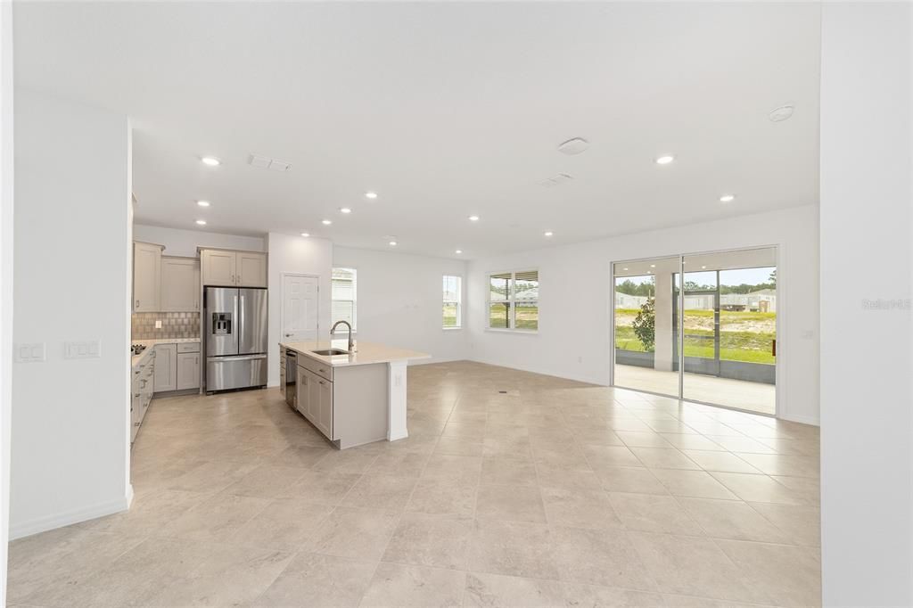 Active With Contract: $355,000 (3 beds, 2 baths, 1967 Square Feet)