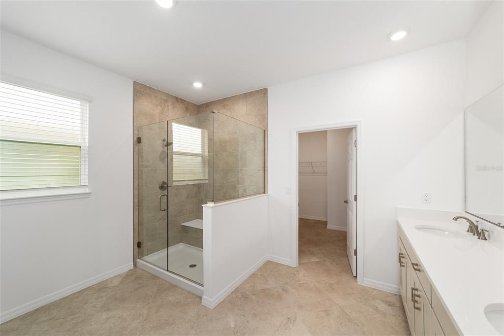 Active With Contract: $355,000 (3 beds, 2 baths, 1967 Square Feet)