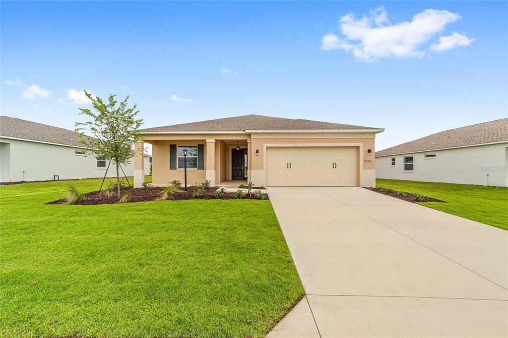 Active With Contract: $355,000 (3 beds, 2 baths, 1967 Square Feet)