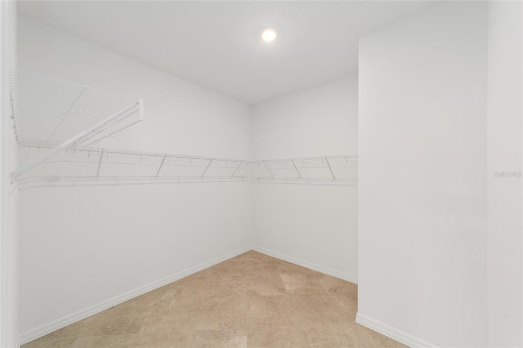 Active With Contract: $355,000 (3 beds, 2 baths, 1967 Square Feet)