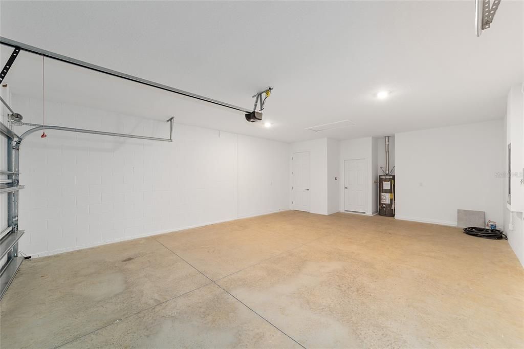 Active With Contract: $355,000 (3 beds, 2 baths, 1967 Square Feet)