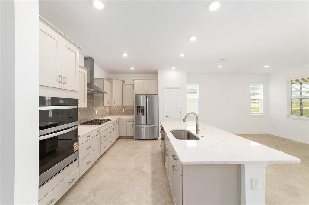 Active With Contract: $355,000 (3 beds, 2 baths, 1967 Square Feet)