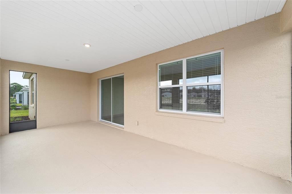 Active With Contract: $355,000 (3 beds, 2 baths, 1967 Square Feet)