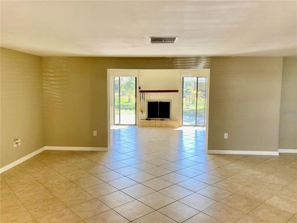 出租: $2,500 (3 贝兹, 2 浴室, 1423 平方英尺)