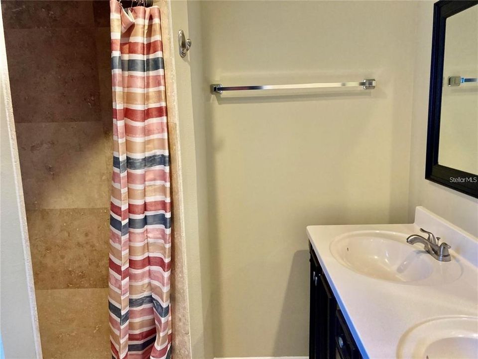 出租: $2,500 (3 贝兹, 2 浴室, 1423 平方英尺)