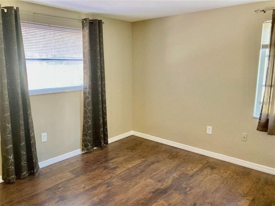 出租: $2,500 (3 贝兹, 2 浴室, 1423 平方英尺)