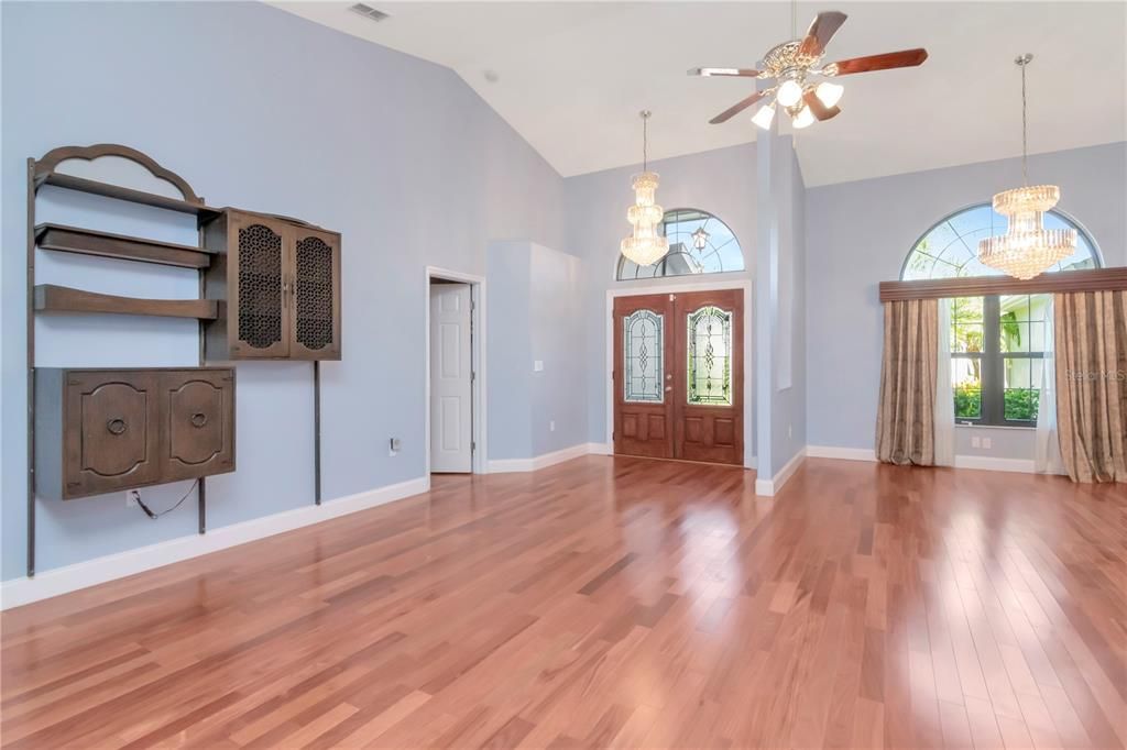 For Sale: $499,000 (3 beds, 2 baths, 2107 Square Feet)