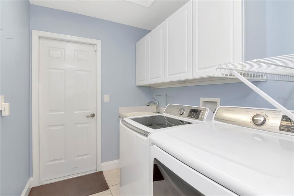 For Sale: $499,000 (3 beds, 2 baths, 2107 Square Feet)