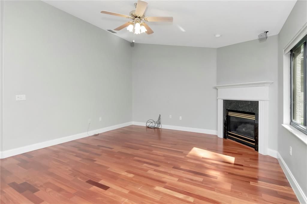 For Sale: $499,000 (3 beds, 2 baths, 2107 Square Feet)