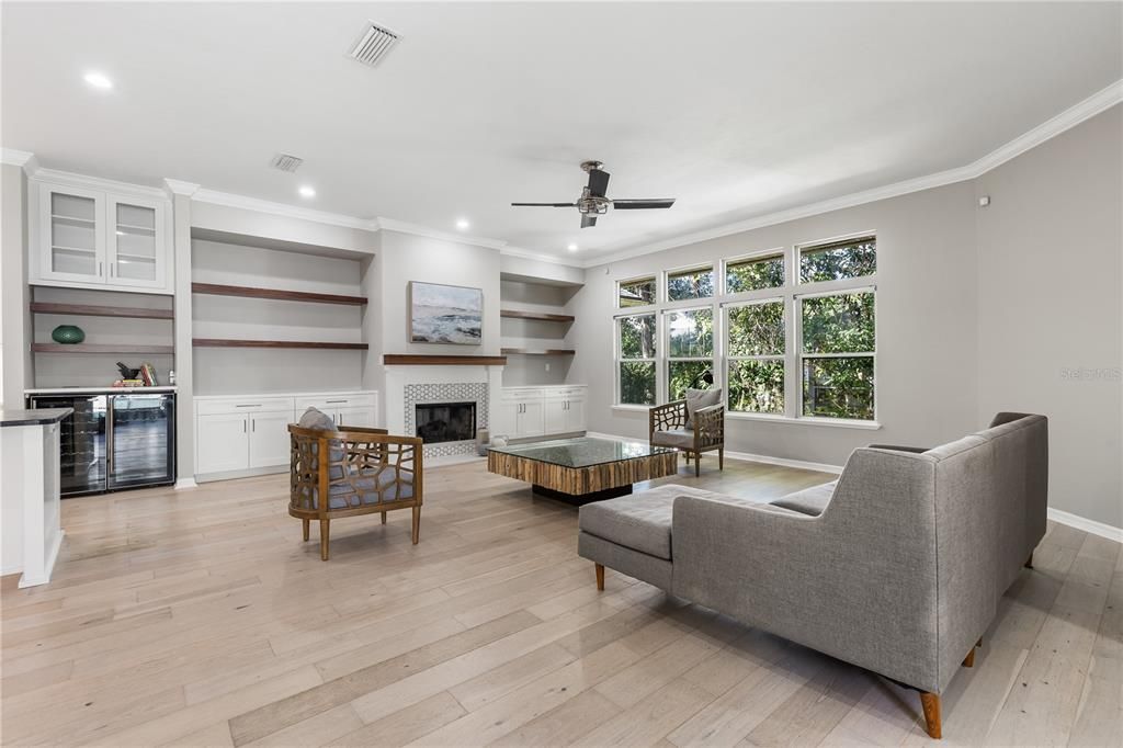 For Sale: $575,000 (3 beds, 3 baths, 2368 Square Feet)